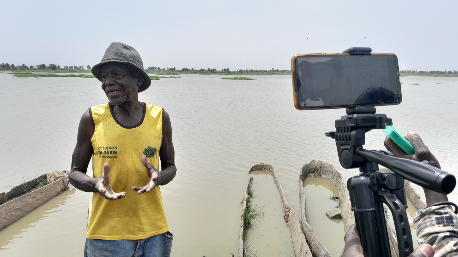Un pêcheur au lac Taba de Moundou relève les conséquences du changement climatique sur ses activités © Adam Hassane Deye