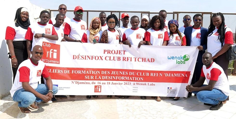 Les membres du club RFI de N'Djaména, le 16 janvier 2023, sur la terrasse de WenakLabs © Club RFI N'Djaména