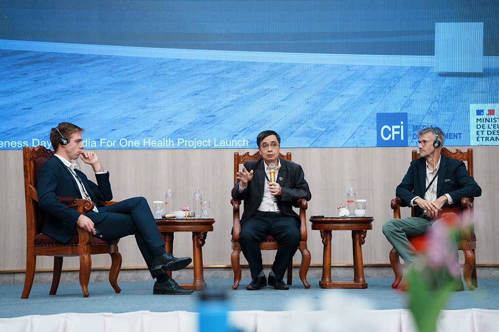 Brieuc Lahellec, CFI Project Manager, Dr. Daan Vink, Veterinary Epidemiologist at CIRAD, and Dr. Mayfong Mayxay, Vice-President of the Lao University of Health Sciences.