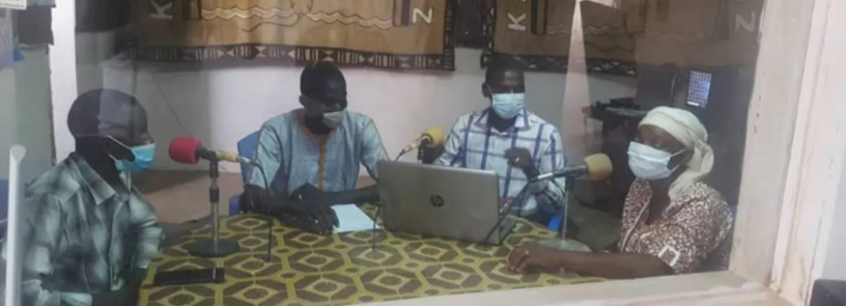 In Mali, special radio shows developed by the Union des radios et télévisions libres (URTEL) are talking to young people about COVID-19