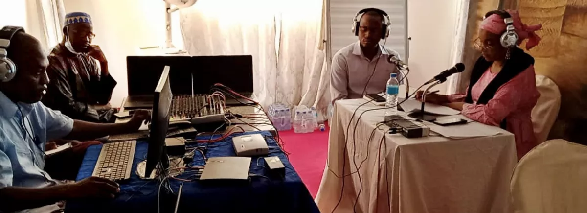 In Niger, young people work alongside journalists during radio interactivity training 