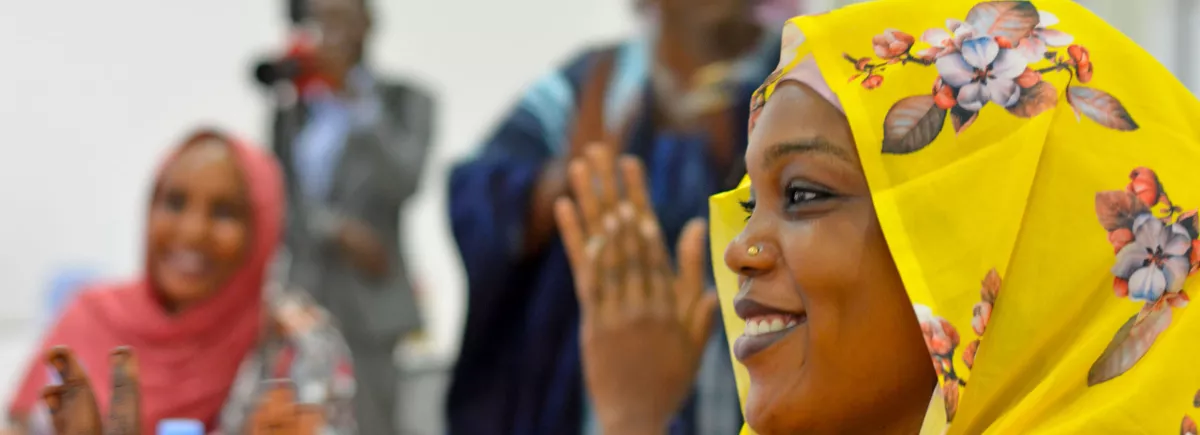 Female Chadian experts in front of the camera