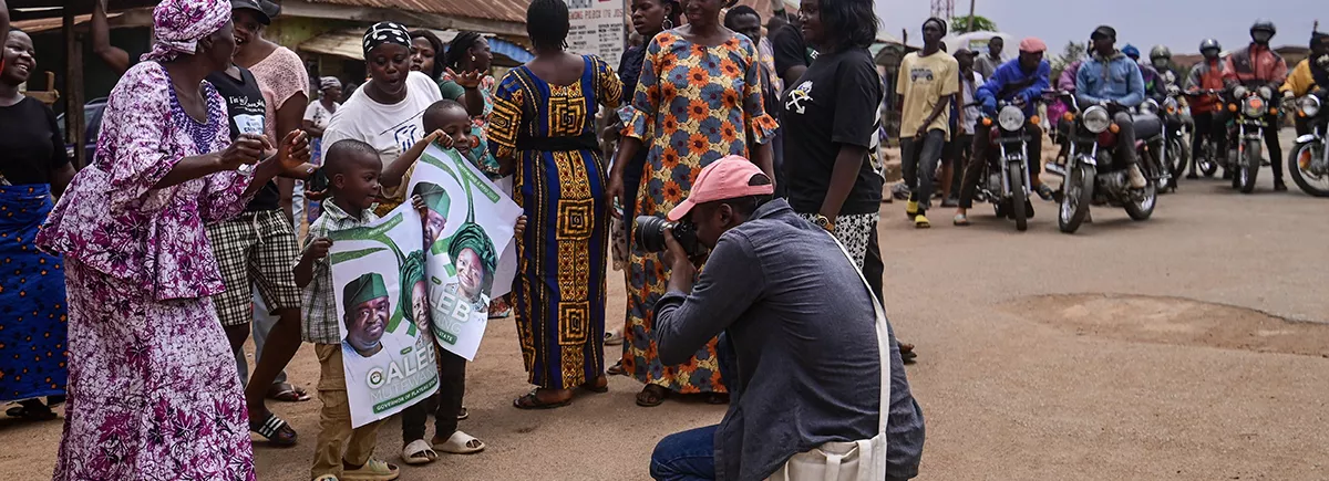 Naija in lights : regards inédits sur les élections au Nigéria