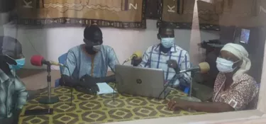 In Mali, special radio shows developed by the Union des radios et télévisions libres (URTEL) are talking to young people about COVID-19