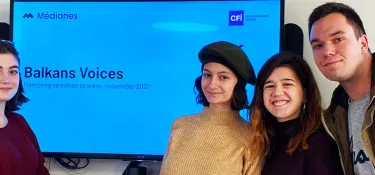 Une vingtaine de jeunes des Balkans en session d’incubation pour leurs projets médias à Paris