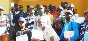 A contest between radio stations in CAR
