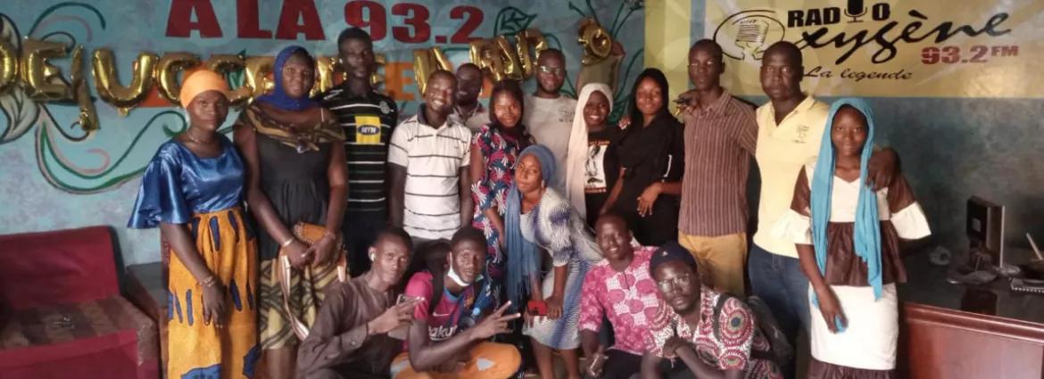Listeners' clubs: the power of community radio stations Listeners' clubs: the power of community radio stations