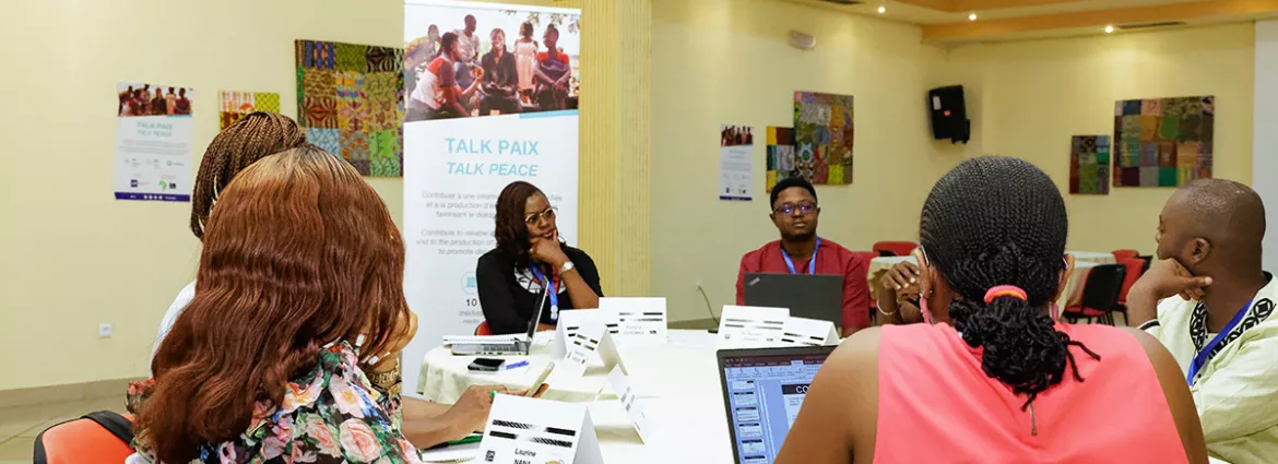 Au Cameroun, échanger et débattre sur les bonnes pratiques en matière de désinformation Au Cameroun, échanger et débattre sur les bonnes pratiques en matière de désinformation
